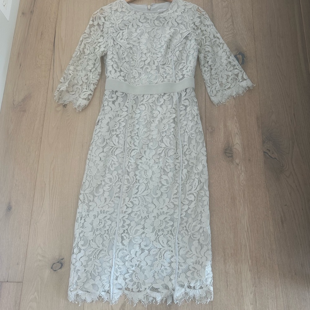Eva Mendez Cream Stunning Lace  Dress with Bell Sleeves